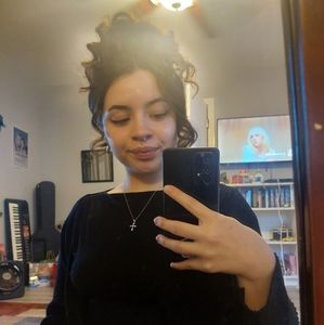 Meet your Posher, Esmeralda